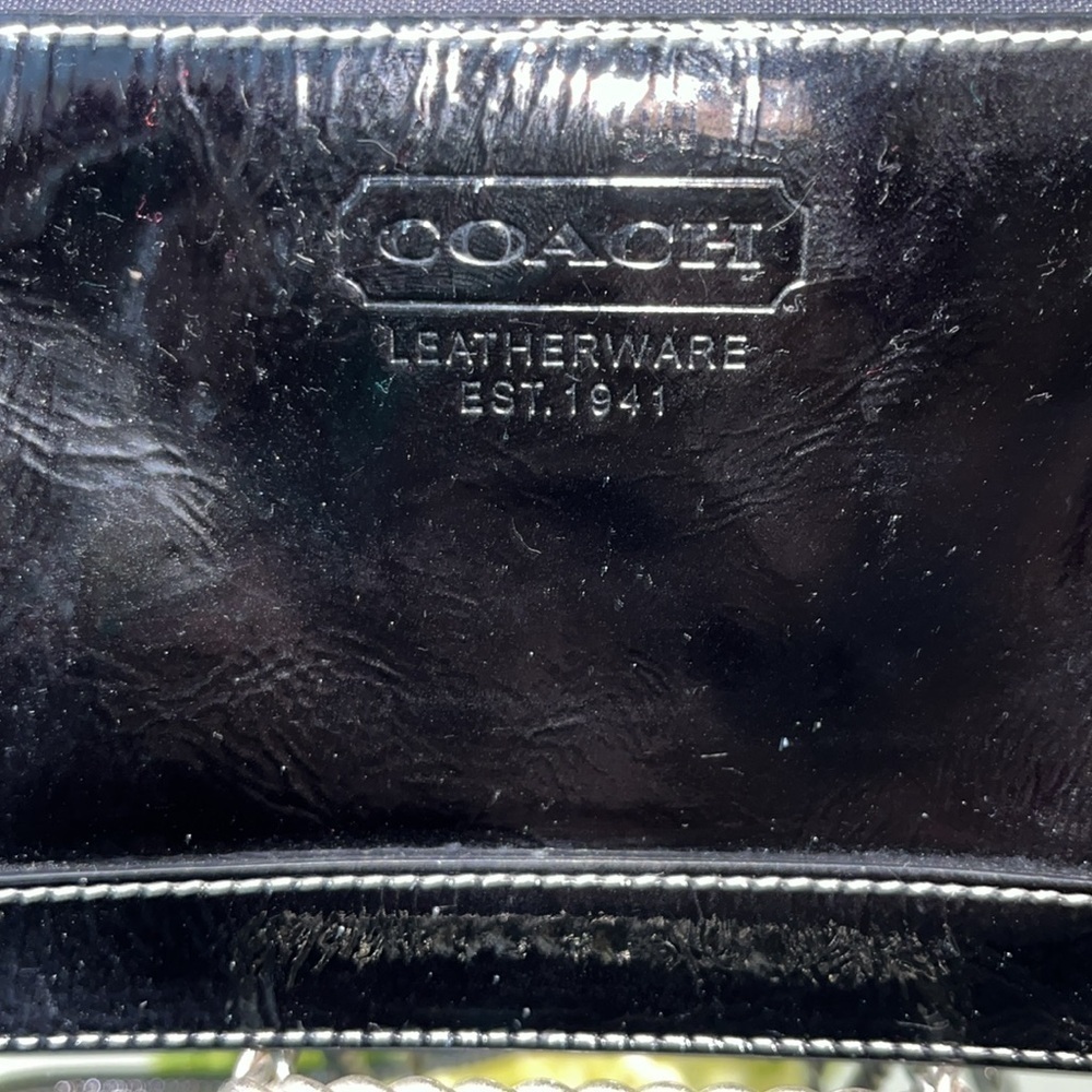 Coach Black Patent Leather Wristlet, Vintage - Picture 3 of 8